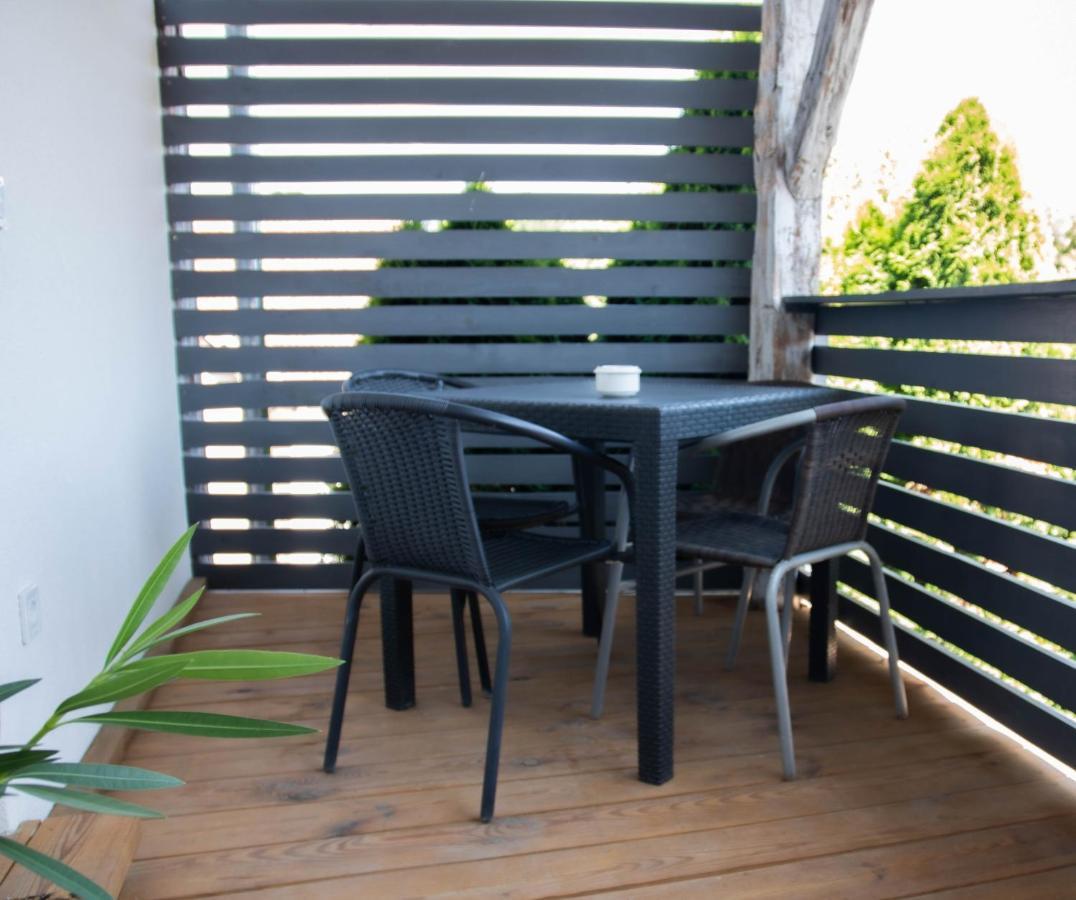 Koller Apartmanhaz Шарвар Экстерьер фото