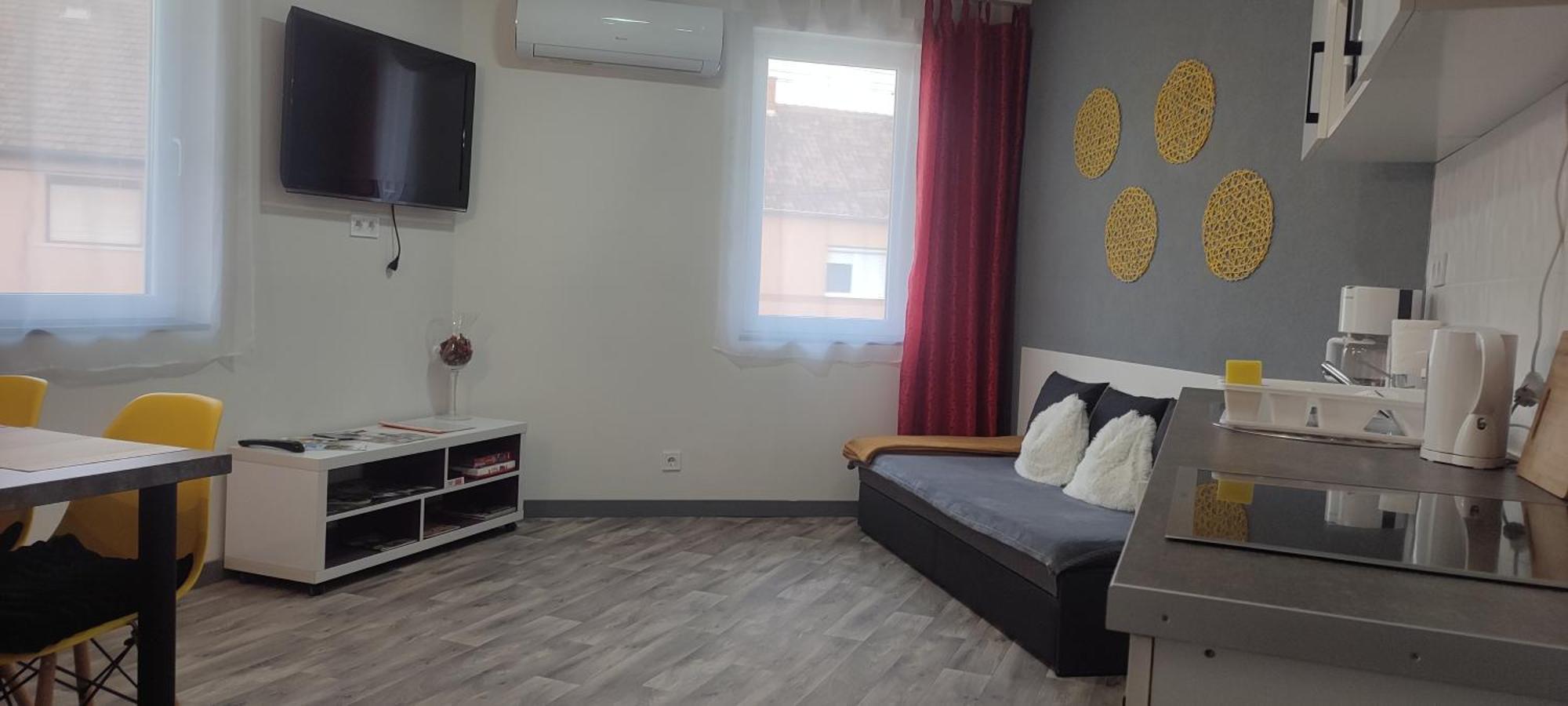 Koller Apartmanhaz Шарвар Экстерьер фото
